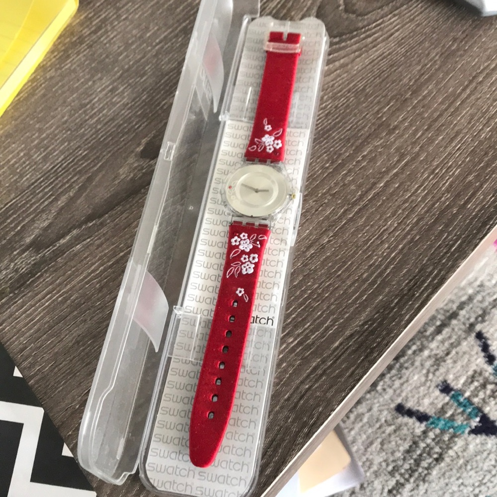 Swatch Watch AG 2005 Red floral Orig case & papers